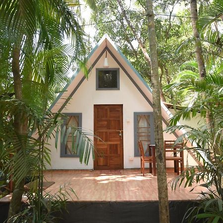 Temple Garden Seaside Cottages Palolem Bagian luar foto