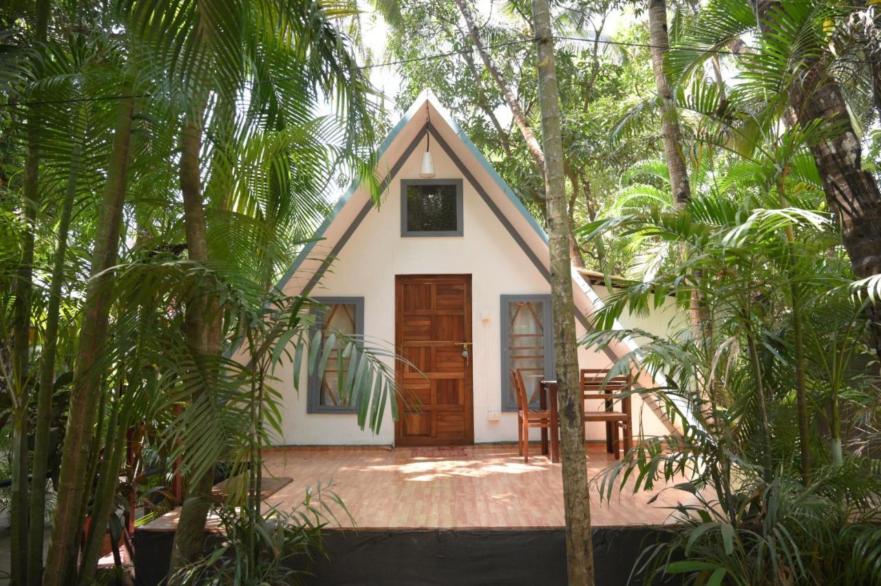 Temple Garden Seaside Cottages Palolem Bagian luar foto